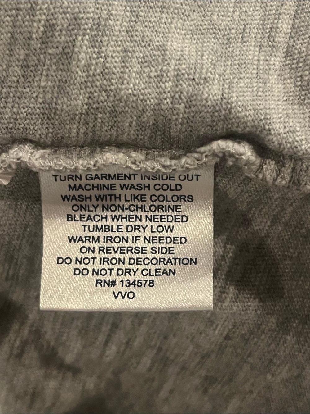 Vineyard Vines Men's Vintage Gray Pocket Subtle Logo Mermaid Pose T-shirt, Sz M - Picture 5 of 5